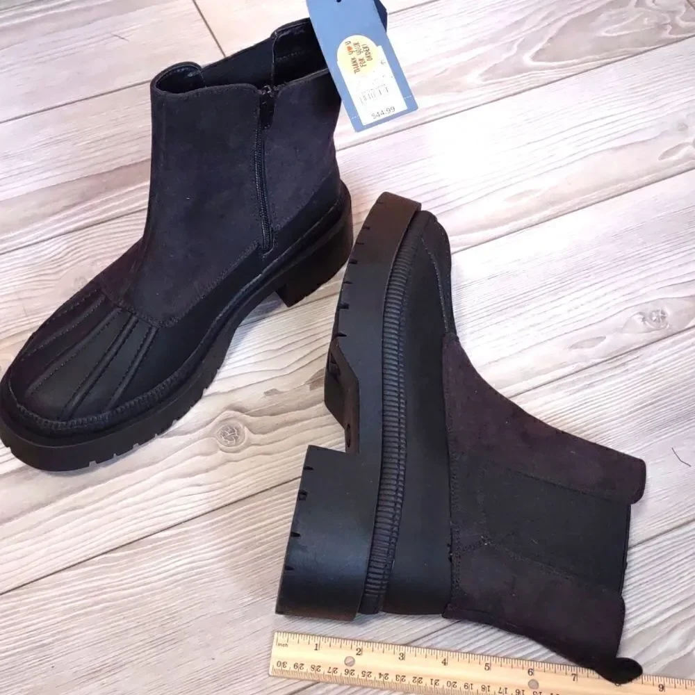 (70-4538)  Universal Thread Ella Boots Size 10